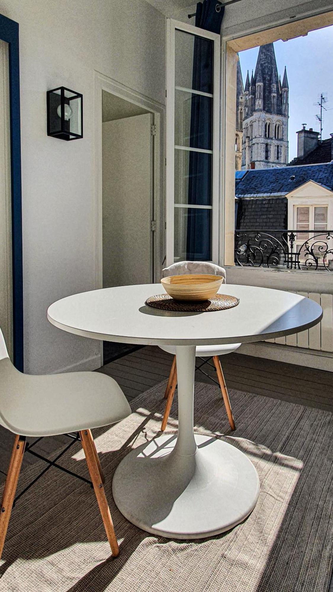 Charming Studio With View Of The Abbaye-Aux-Hommes Caen Habitación foto
