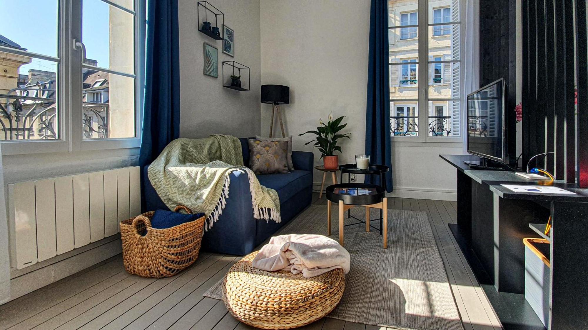 Charming Studio With View Of The Abbaye-Aux-Hommes Caen Habitación foto